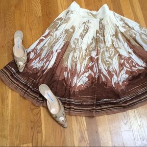 🆕 Floral brown and white full Elie Tahari skirt.